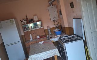 Casa de vânzare in Craciunel la strada principală - Poză 1