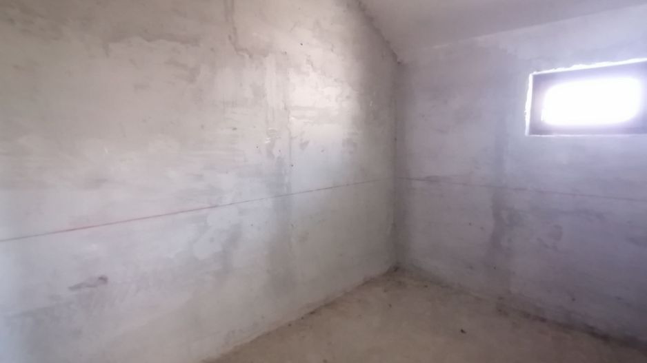 Casa P+1 - comuna 1 Decembrie - str. Victoriei - Poză 12