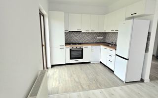 ​Casă 3 camere, 2 băi, curte generoasă 471 mp - Complex Luna, Balotești - Poză 2