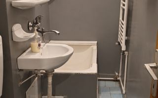 De vanzare apartament cu 2 camere, decomandat – Micro 19, parter, 46.500 E - Poză 8