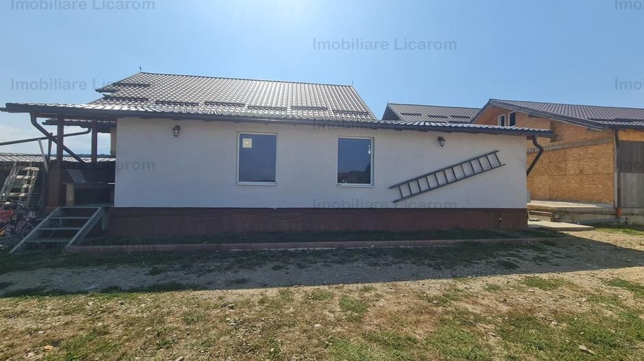 Proprietate in Cristian cu trei constructii+o fundatie,450000euro - Poză 6