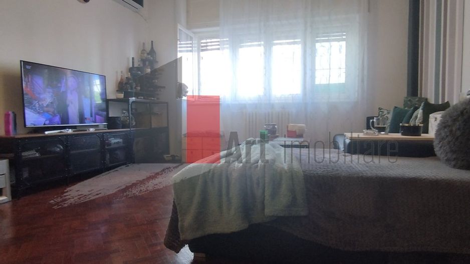 Apartament cu 3 camere de vanzare-Piata Victoriei - Poză 1