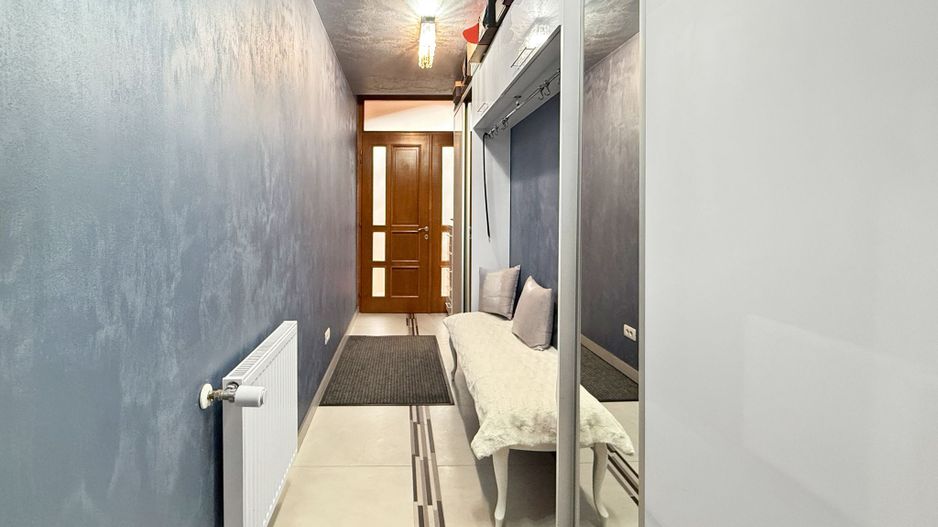 Două case separate , utilizare mixtă– rezidențial & comercial. - Poză 16