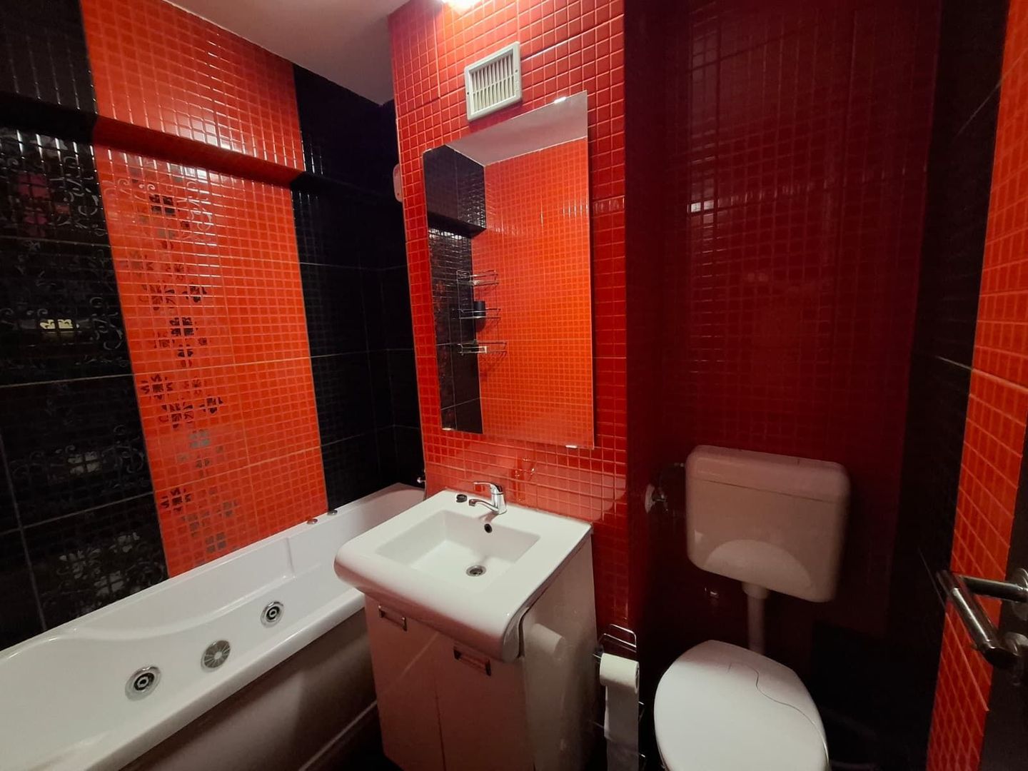 Apartament 3 Camere Decomandat, Renovat, Mobilat , Utilat  L355 - Poză 9