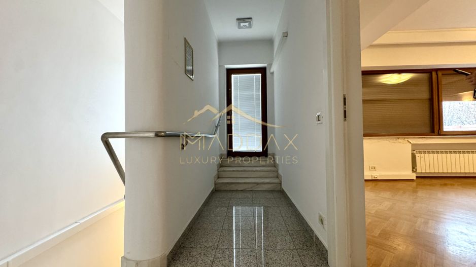 Vila centrala cu 13 camere *460mpu* + garaj // Dorobanți - Poză 28