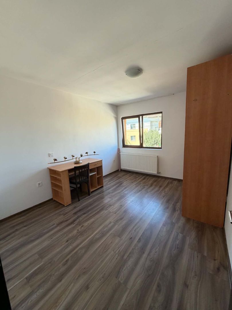 Casă de închiriat | 120 mp | 3 dormitoare | Curte + Terasă | 600 €/lun - Poză 10
