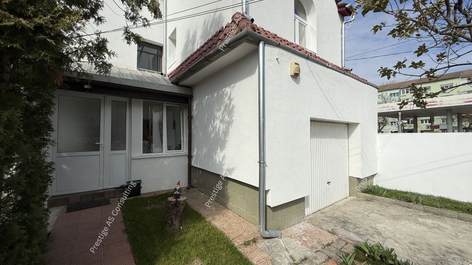 Vila individuala renovata complet | 6 camere | 500 mp teren | Str Jean Monnet - Poză 2