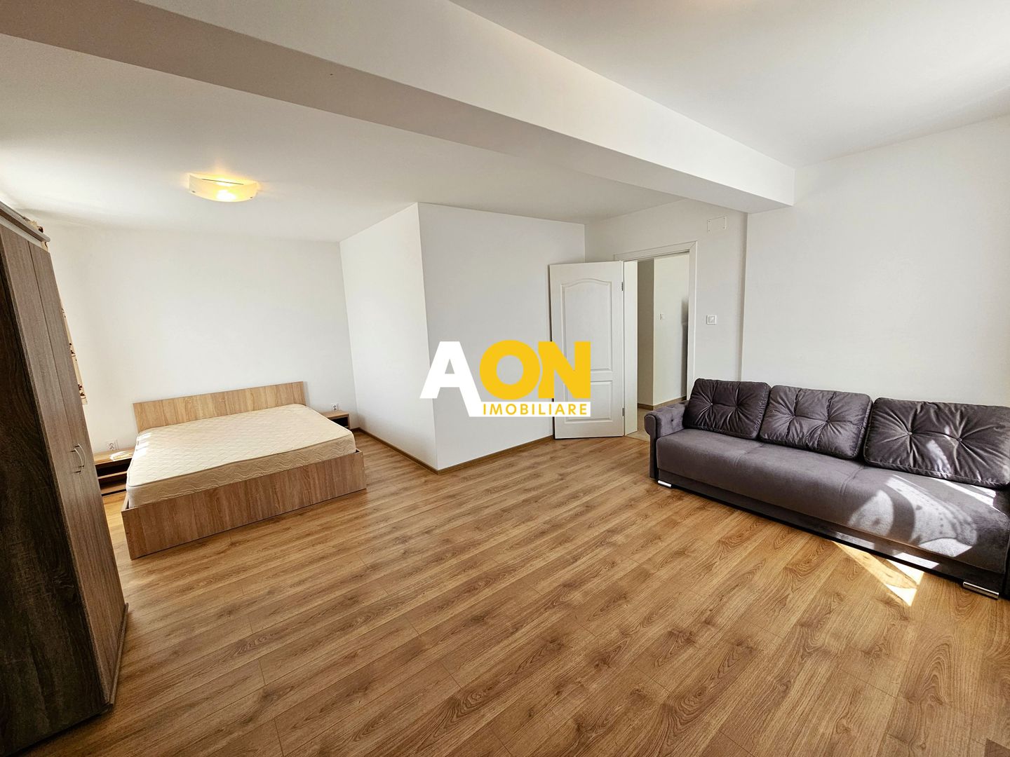 Apartament tip Penthouse, 1 camera + birou + terasa de 50 mp - Poză 3