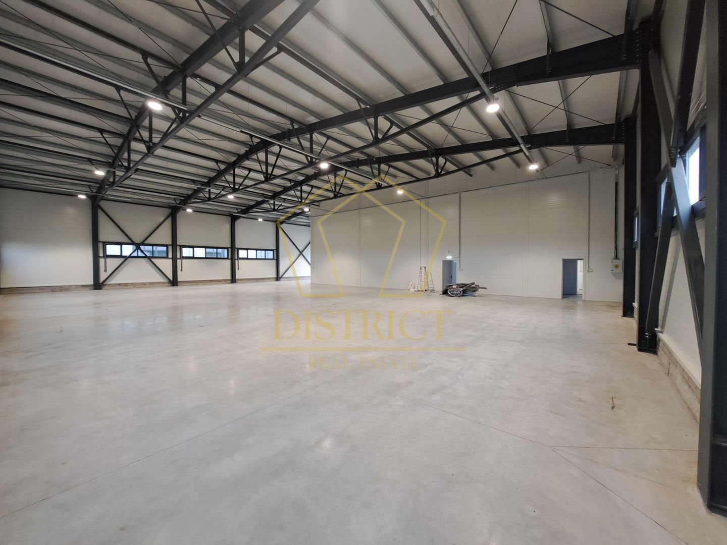 COM 0% Hale servicii, birouri și depozitare de inchiriat  | Aeroport - Poză 3