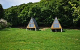 Teren cu cabane A-Frame și priveliște către Munții Făgăraș - Poză 1