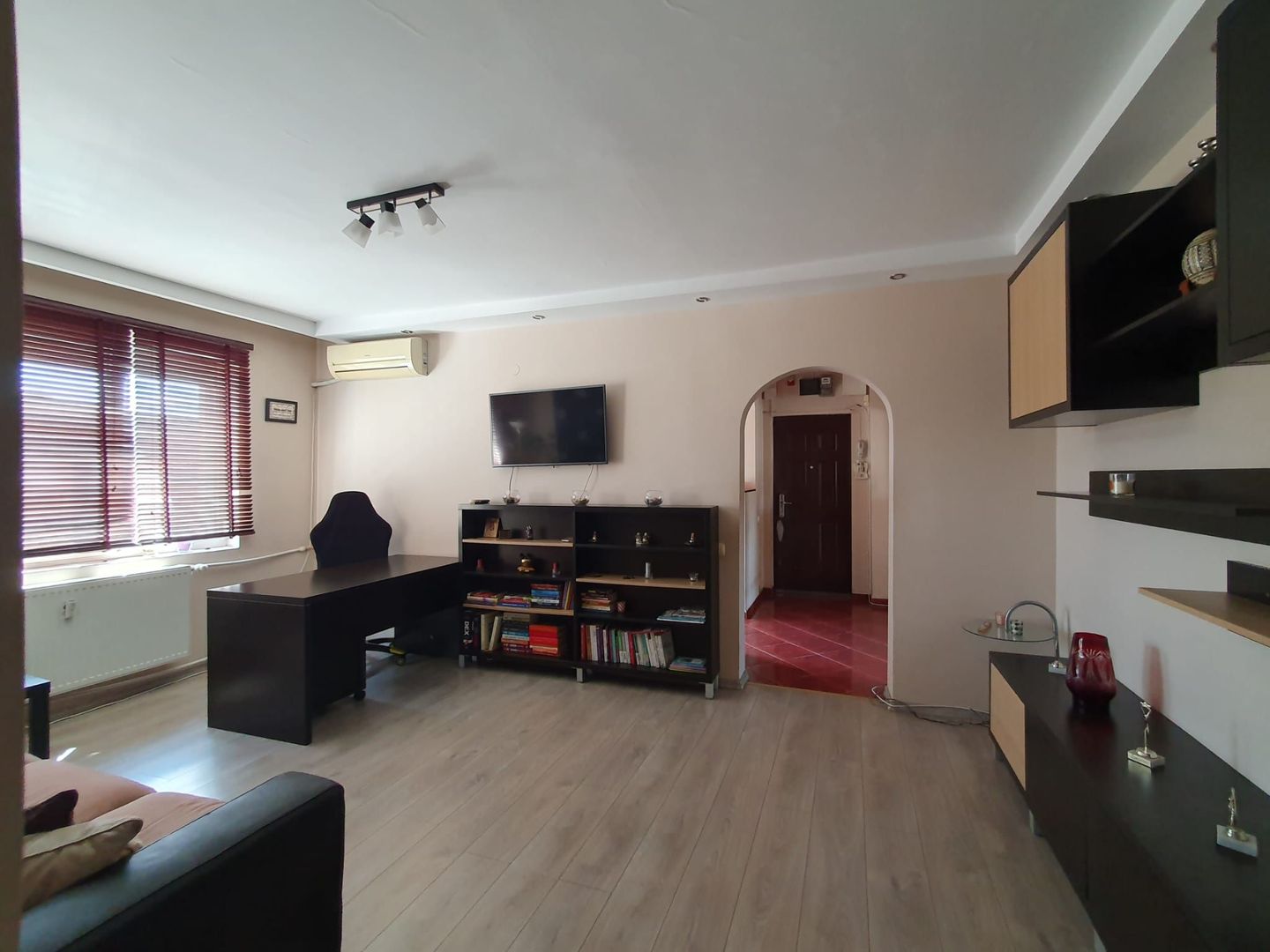 De vanzare apartament 3 camere Dristor-Baba Novac - Poză 5