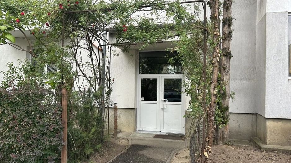 BRASADAS vinde ap 2 cam CARAMIDA etaj 4/4 Solidarității. - Poză 1