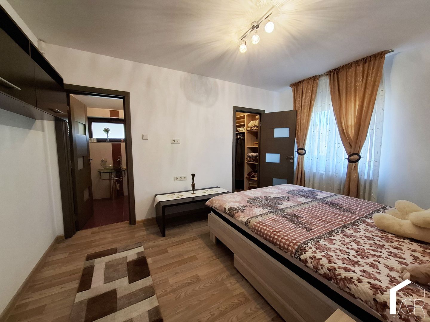 Vila cu 7 camere de vanzare in Paulesti - Poză 13