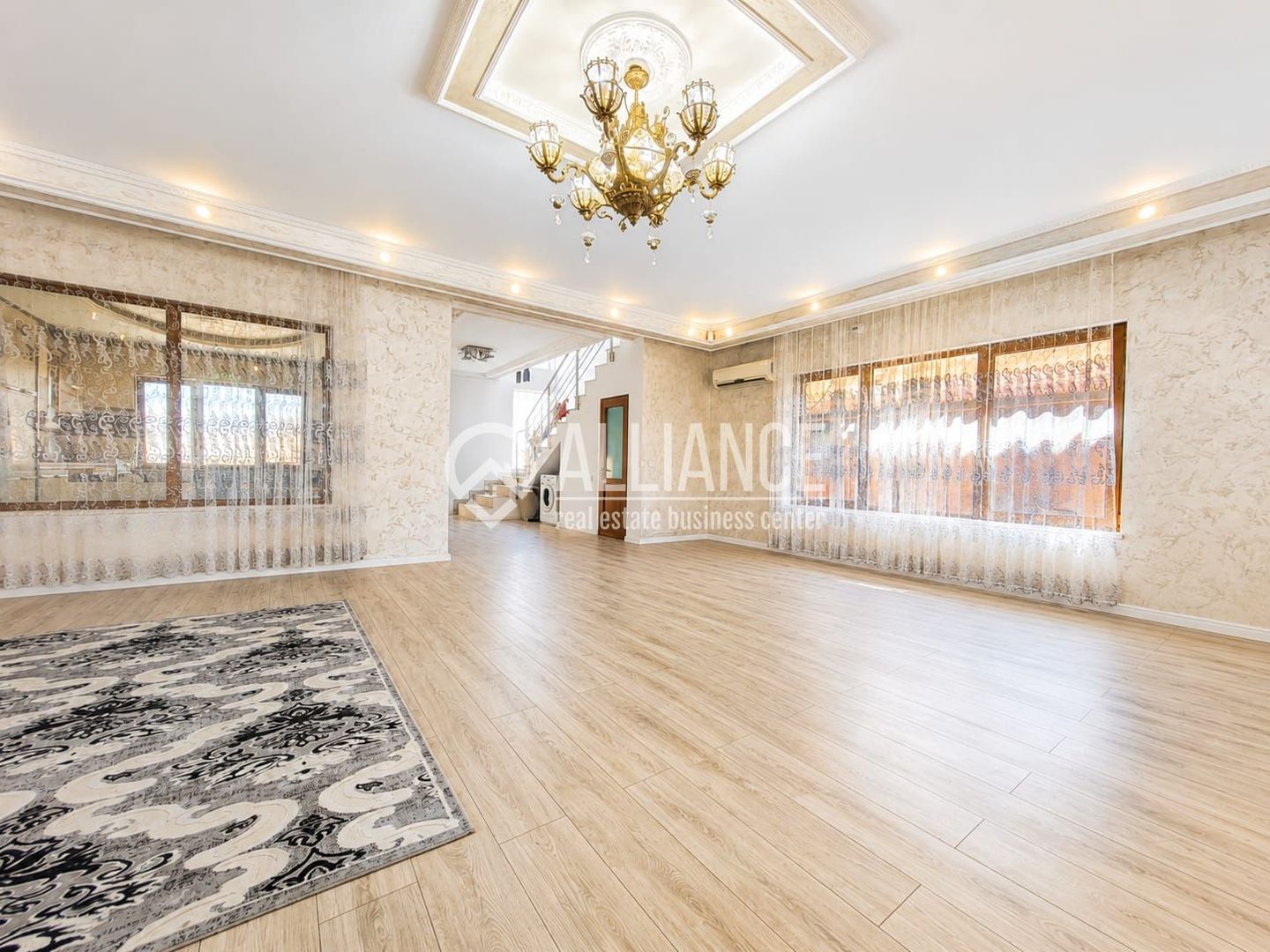 VALU LUI TRAIAN -Casa 6 Camere P+1+M 201 mp utili - Poză 3