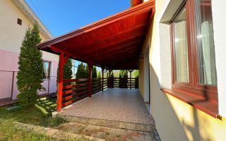Rezidenta distincta, design arhitectural rafinat, priveliste minunata in Corunca - Poză 5