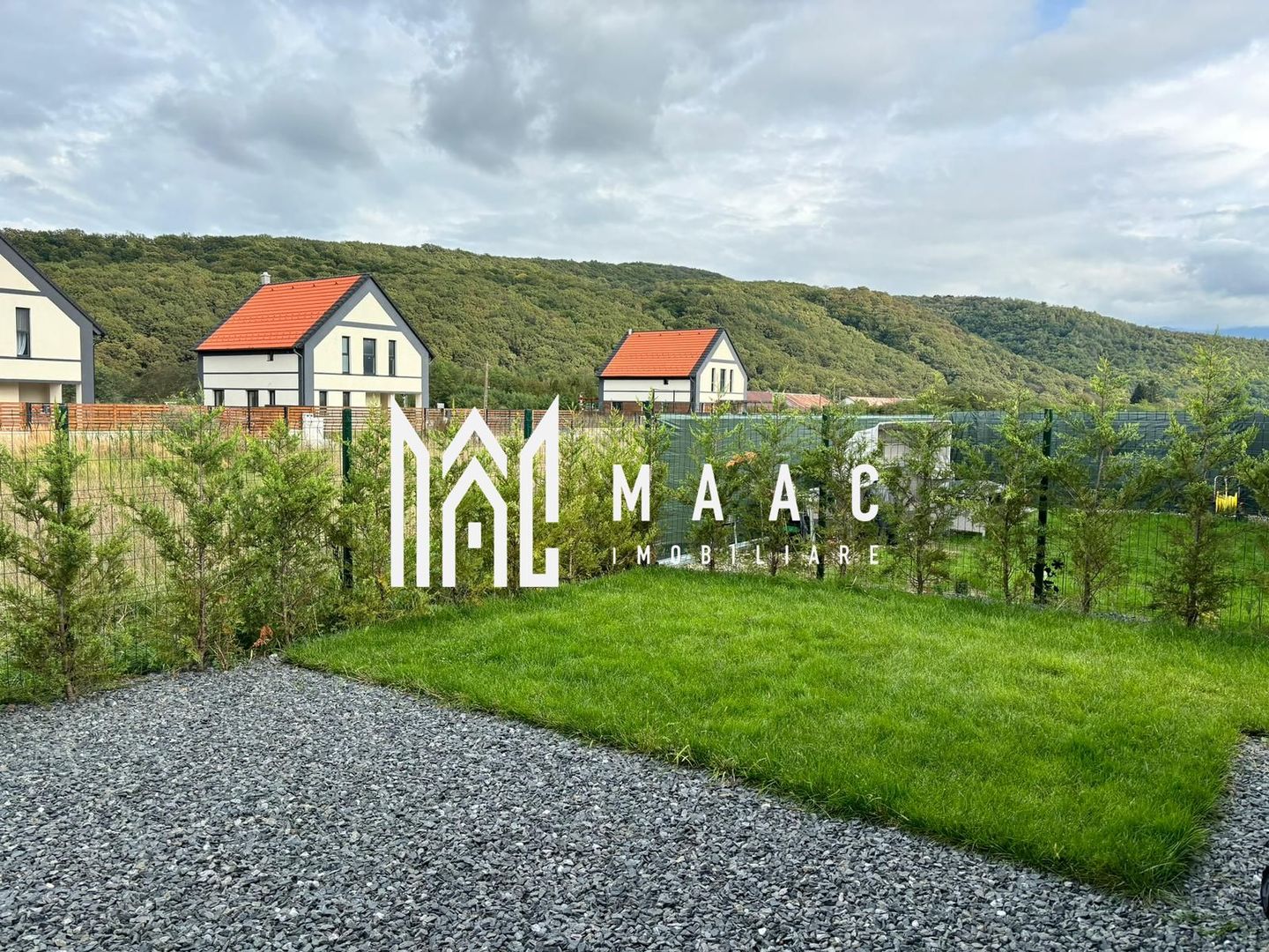 Casă duplex I 3 camere I 76 Mp I Curte I 20 min de Sibiu - Poză 1