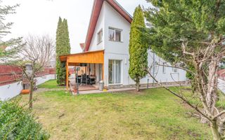 Casă spațioasă pentru familie în Hărman: 5 camere, 670 mp teren - Poză 2