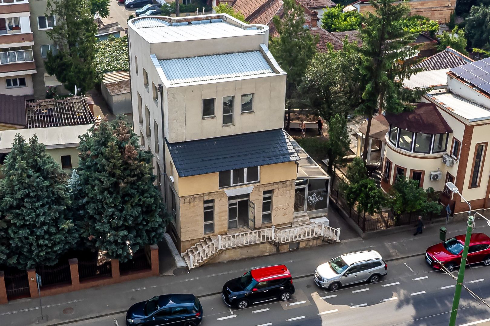 Imobil versatil, ideal pentru investiție, zonă cu trafic intens, Arad - Poză 2