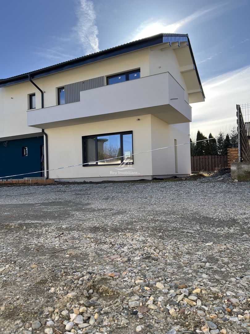 Casă construcție de Lux de vânzare în Șelimbar zonă bună - Poză 3