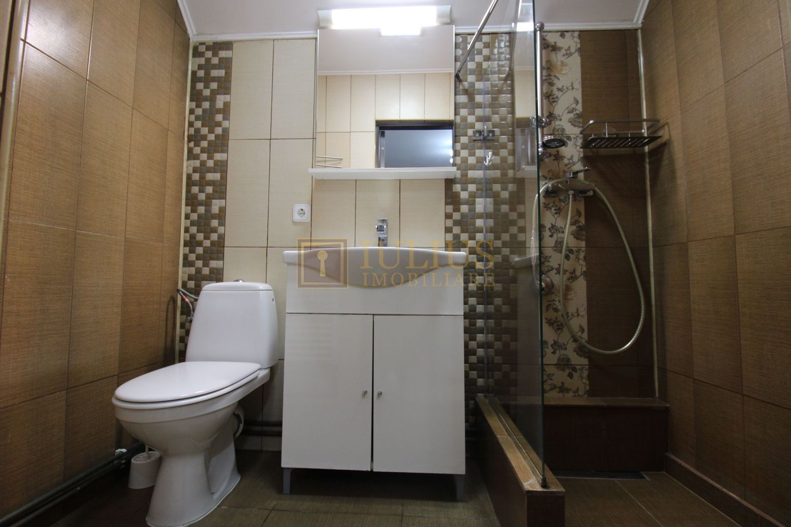 1 camera, loc de parcare,in spate la City of MARA - Poză 15