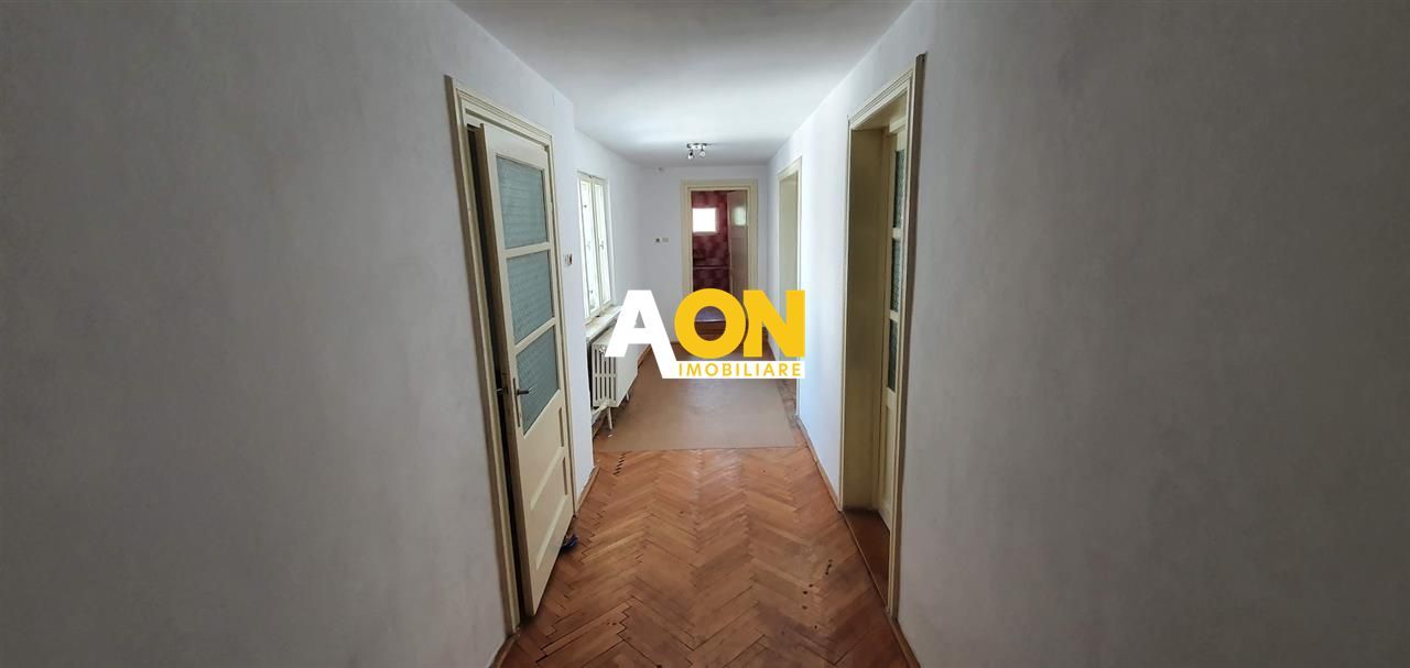 Apartament la casa, 4 camere, pretabil pentru birouri, zona Cetate - Poză 1
