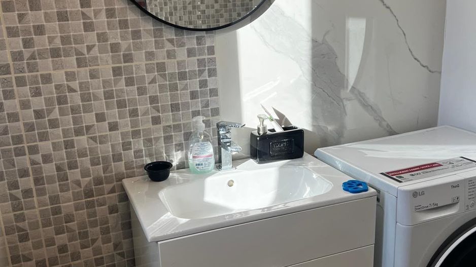 Apartament cu 3 camere, 2 bai si loc de parcare - Poză 14