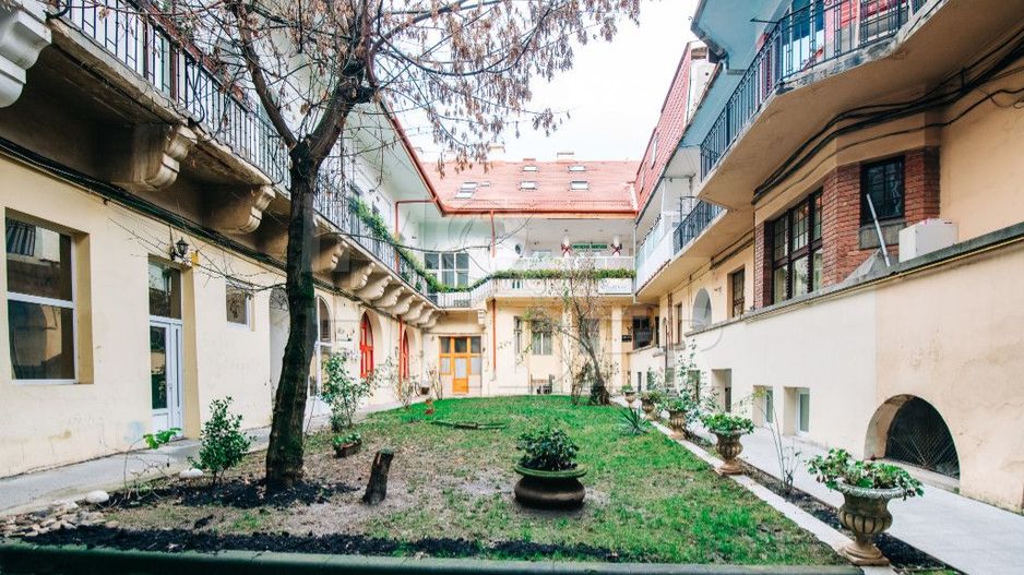 Vanzare apartament cu o camera ultracentral, ideal locuința sau birou - Poză 4