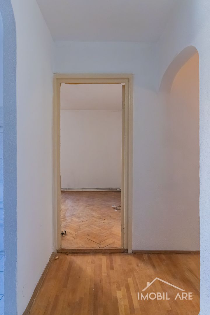 Apartament cu 4 camere - Poză 16