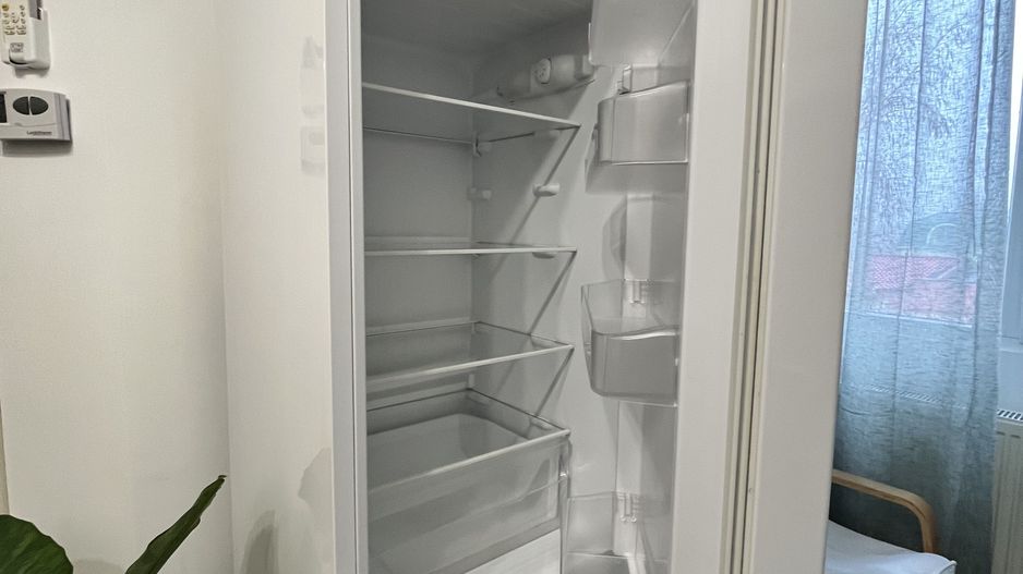 Studio bine compartimentat, parcare, complet mobilat, renovat, mutare imediata - Poză 11