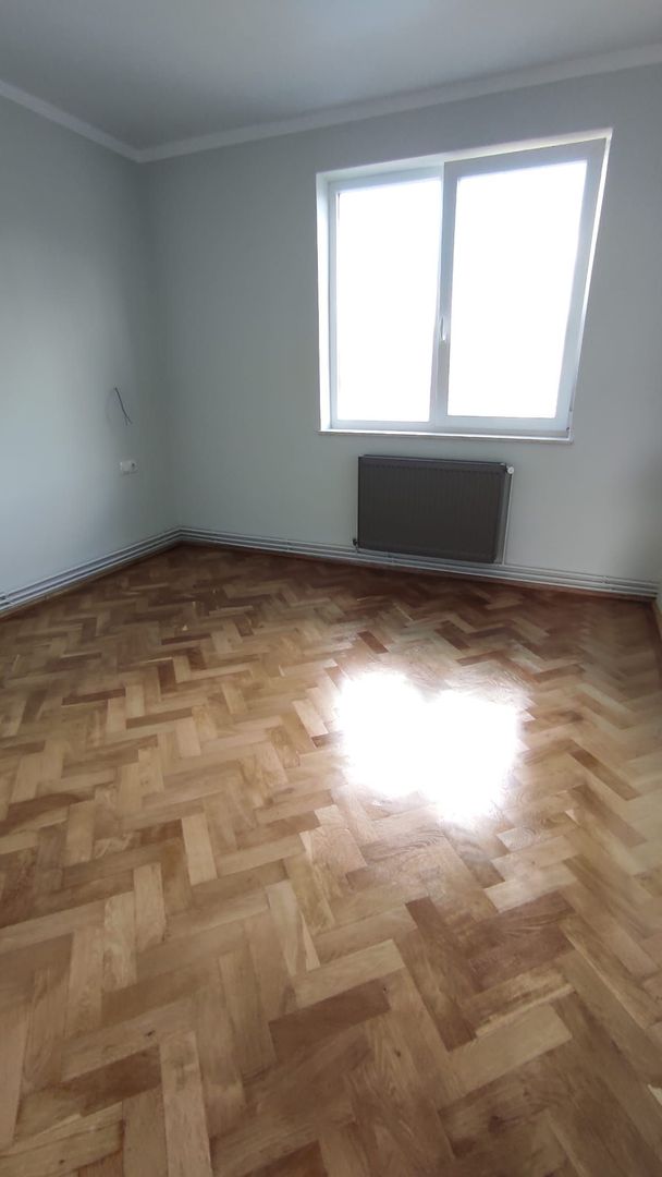 Apartament cu 3 camere  in zona centrala a Brasovului - Poză 7