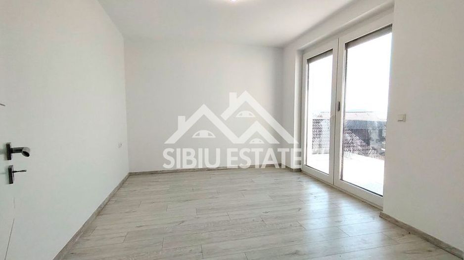 Casa noua 4 camere, garaj, pivnita Sibiu, Sura Mare - Poză 9
