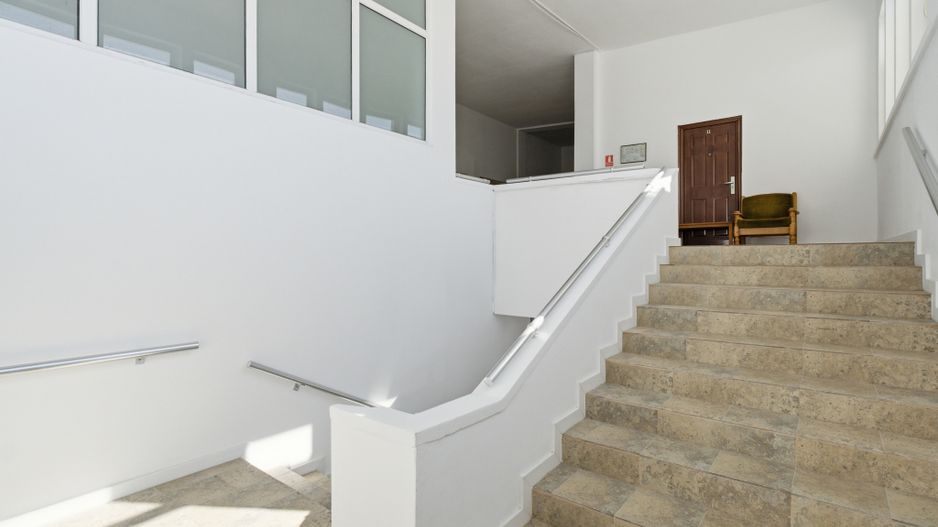 FALEZA NORD cladire multifunctionala 4600 mp cu acces din Bdul Mamaia! - Poză 7
