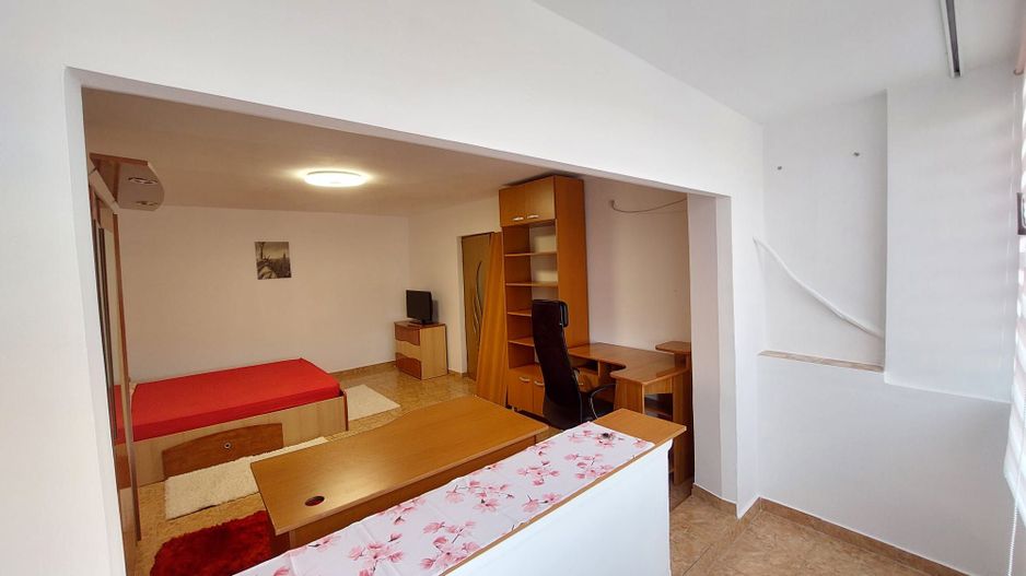Garsoniera decomandata Decebal zona linistita-mobilata complet - Poză 1
