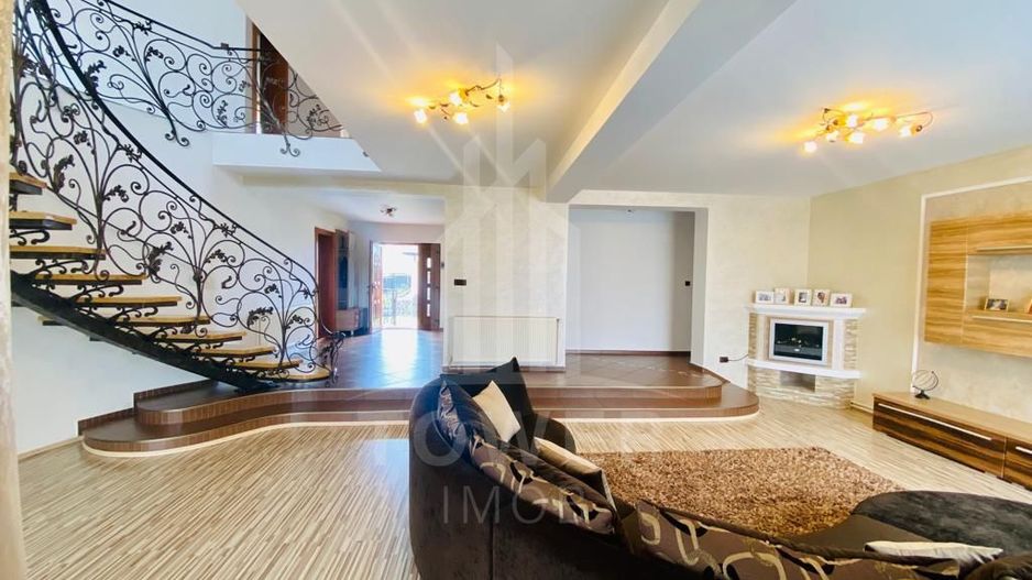 Casă 8 camere de vânzare | zona Terezian - Poză 1