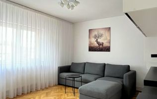 Apartament cu trei camere, Central Brasov - Dealul Melcilor , etaj 1