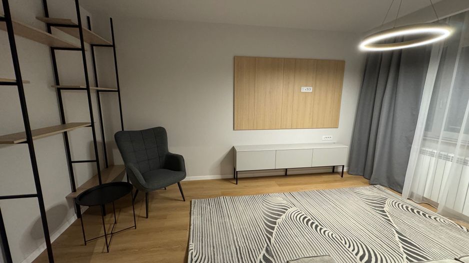 Apartament de închiriat – 2 camere, renovat, vedere panoramică - Poză 1