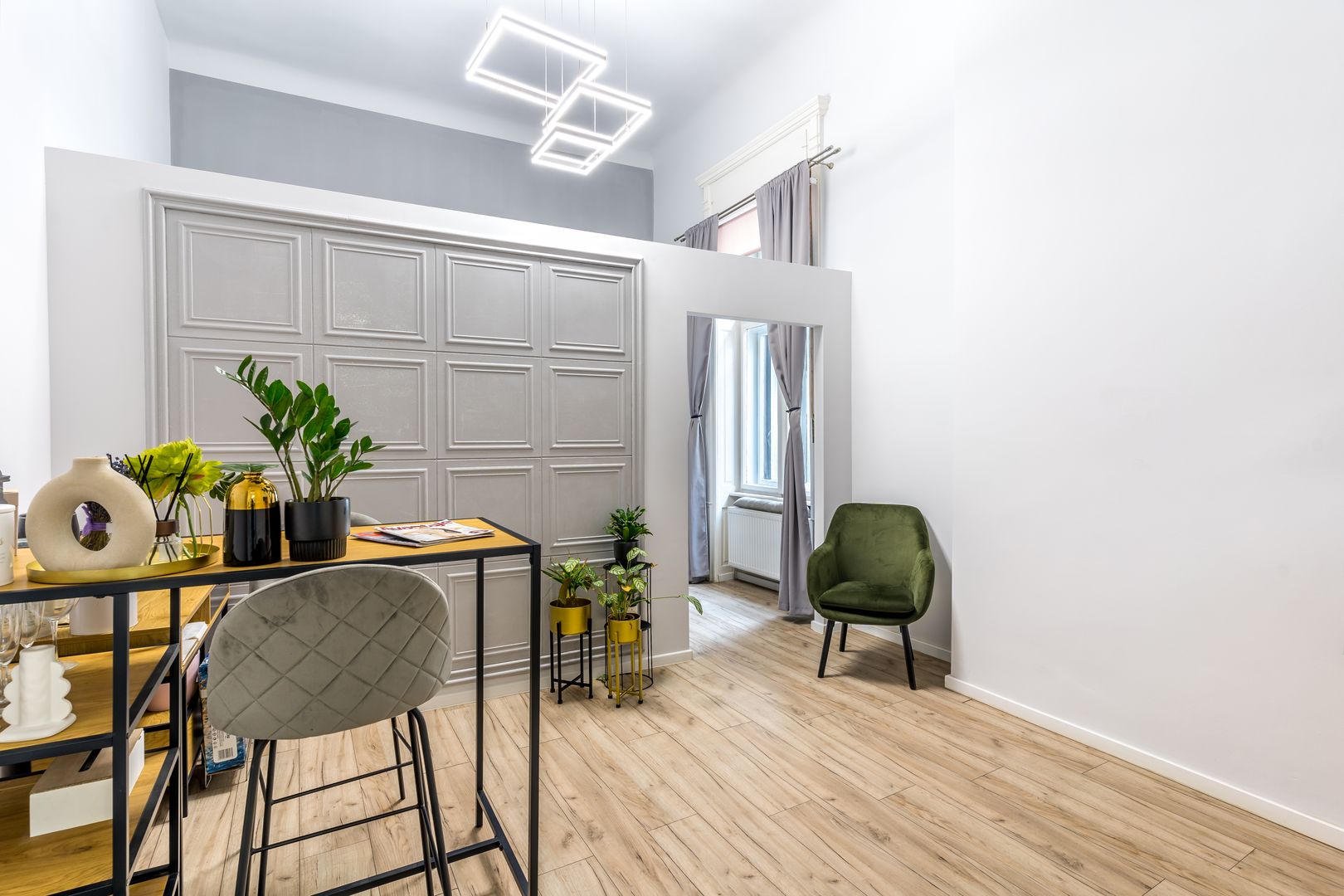 Ultracentral! Apartament renovat complet, in cladire istorica - Poză 1