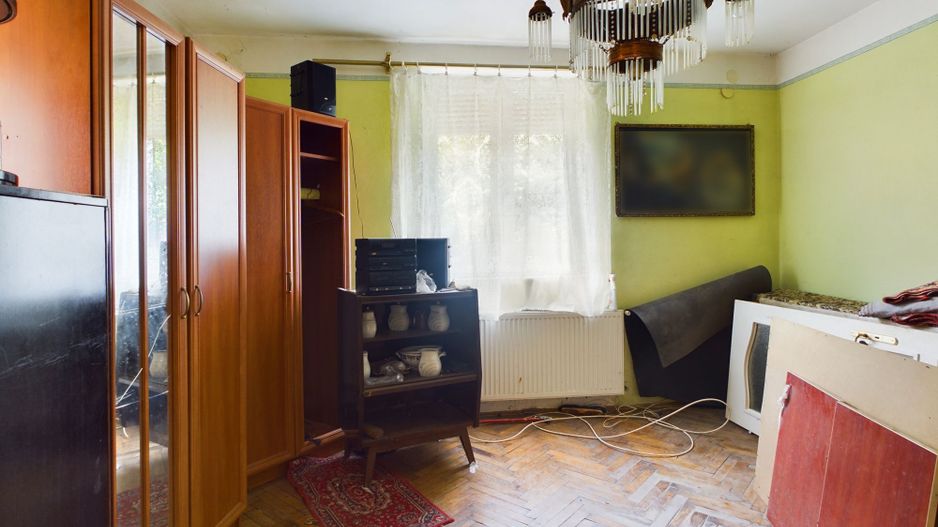 Casă cu teren generos la graniță cu România - Poză 9