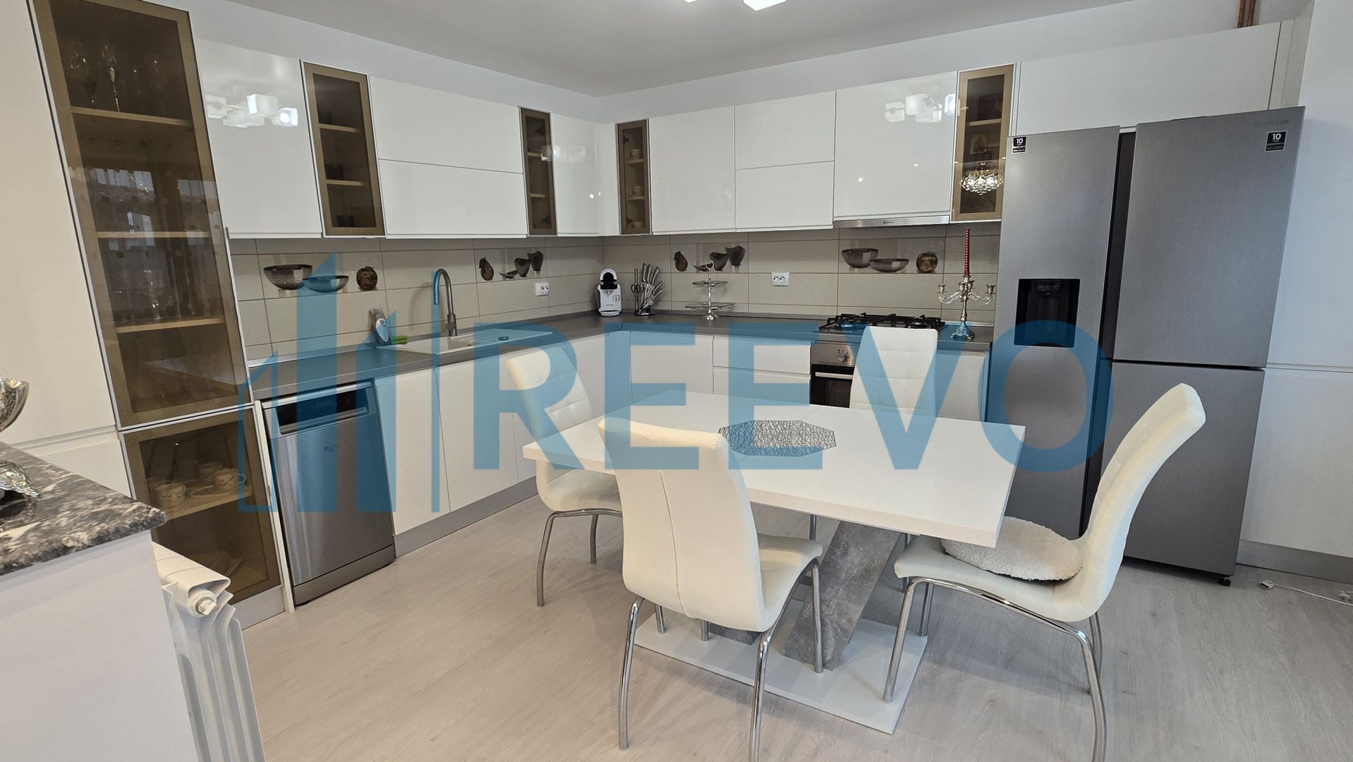 Casă de închiriat în Lilieci - Poză 9