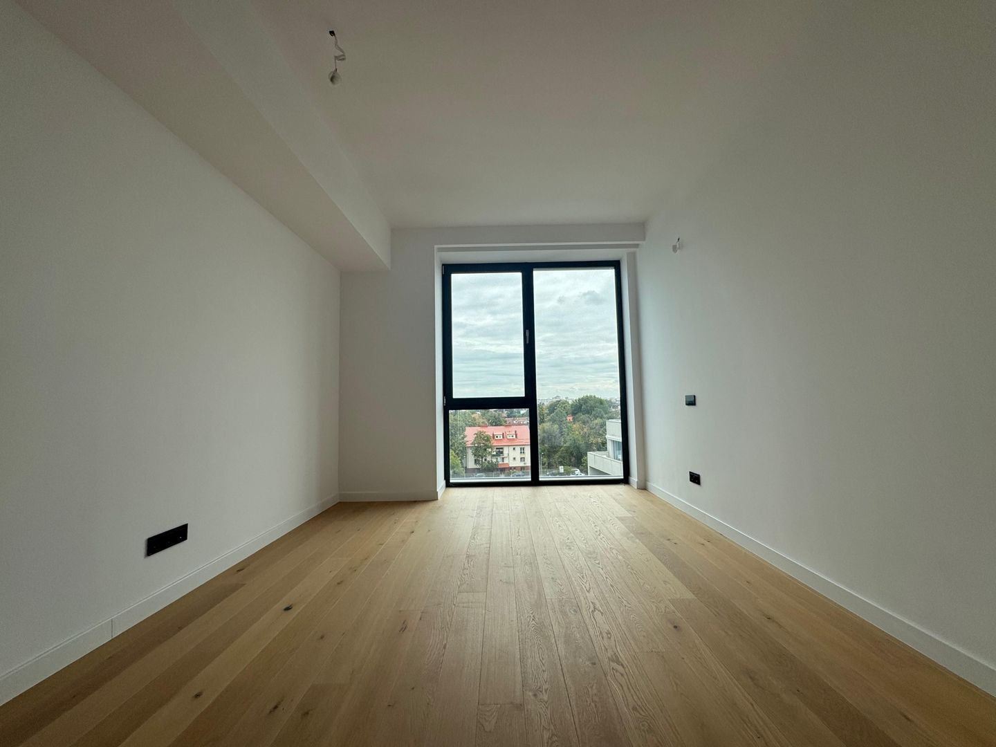 3 camere PREMIUM| 117 MP + 10 MP terasa - Poză 2