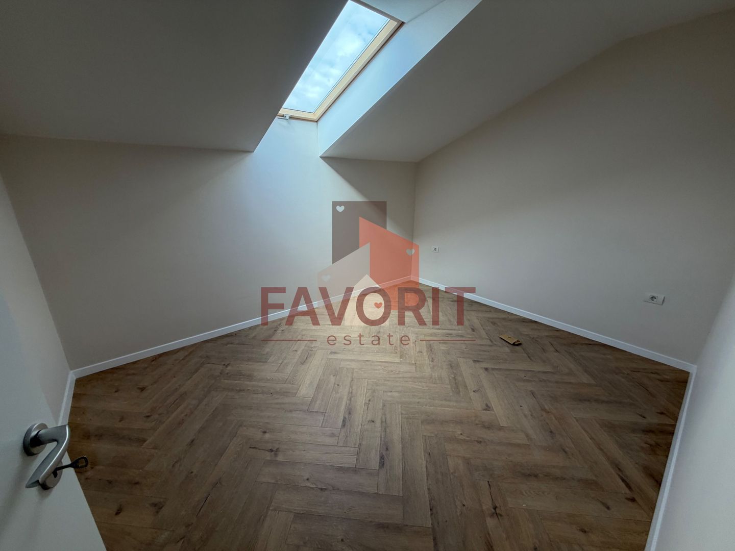 NOU. Disponibil imediat. Decomandat. Zona Soarelui - Poză 7