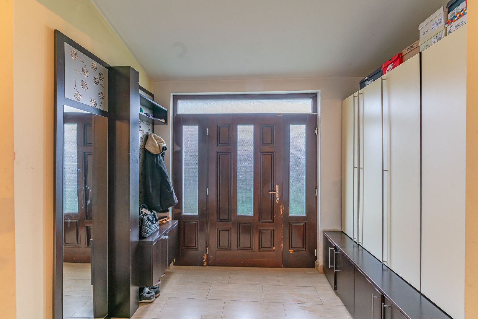 Ansamblu imobiliar compus din 2 proprietati si 700 mp teren - Poză 7