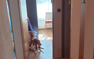 Apartament cu 3 camere de vânzare. Zona Micro 5 - Poză 8