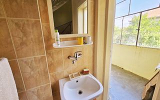 Casa situata in imediata apropiere a Cetatii - Poză 23