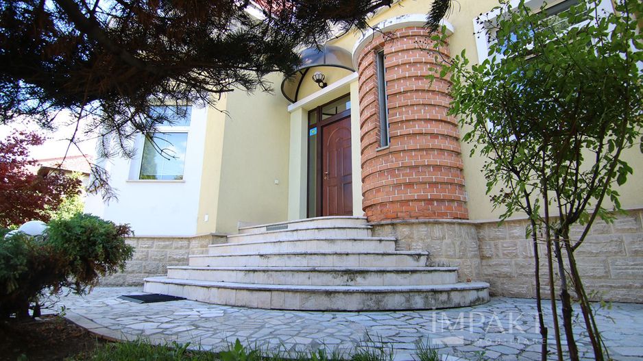 Casa individuala situata la 2 minute de Parcul Engels ! - Poză 23