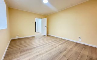 3 camere,renovat, etaj intermediar, Piața Flora - Poză 3