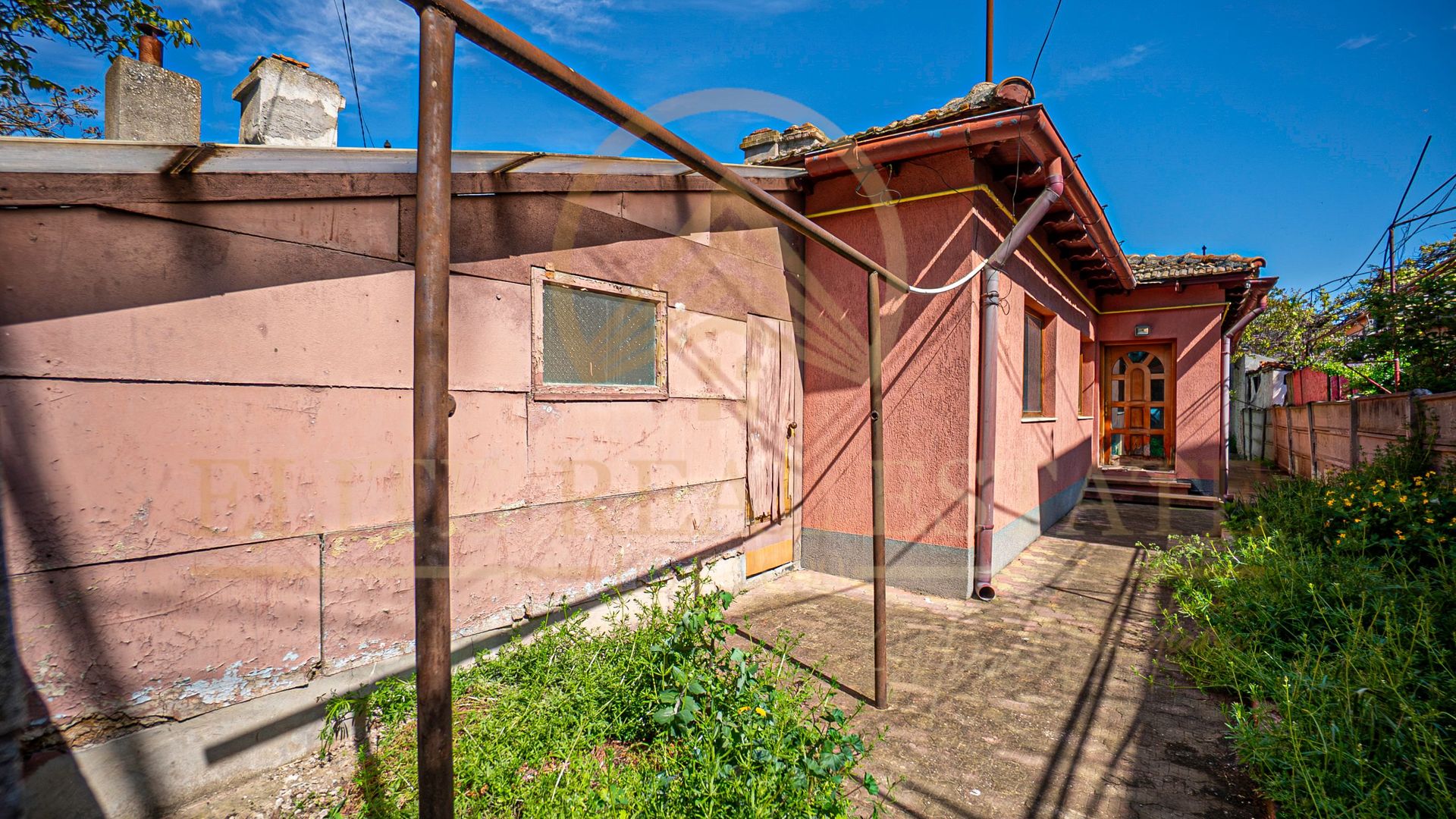 Trocadero - teren 305 mp cu construcție casa, ideal investiție. - Poză 3