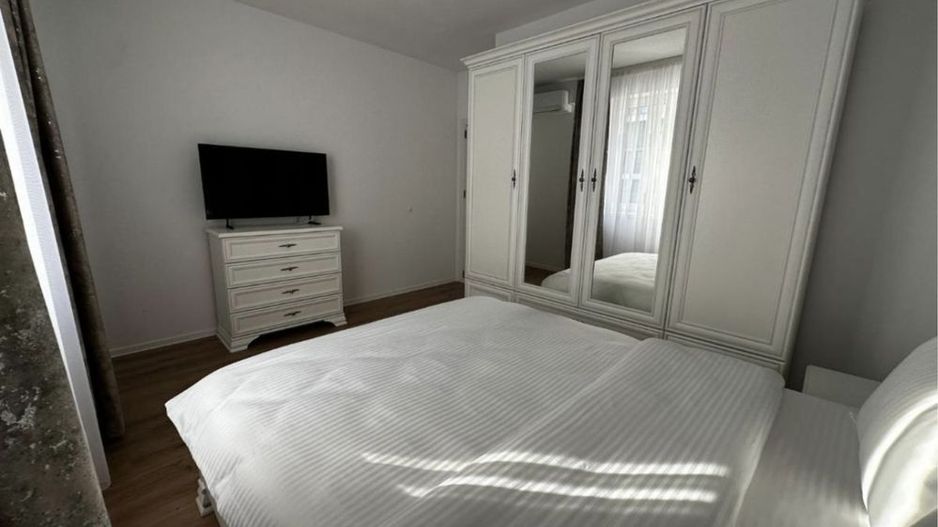 Apartament de vanzare 3 camere 72 mpu mobilat utilat etaj 1 Alba Iulia - Poză 1
