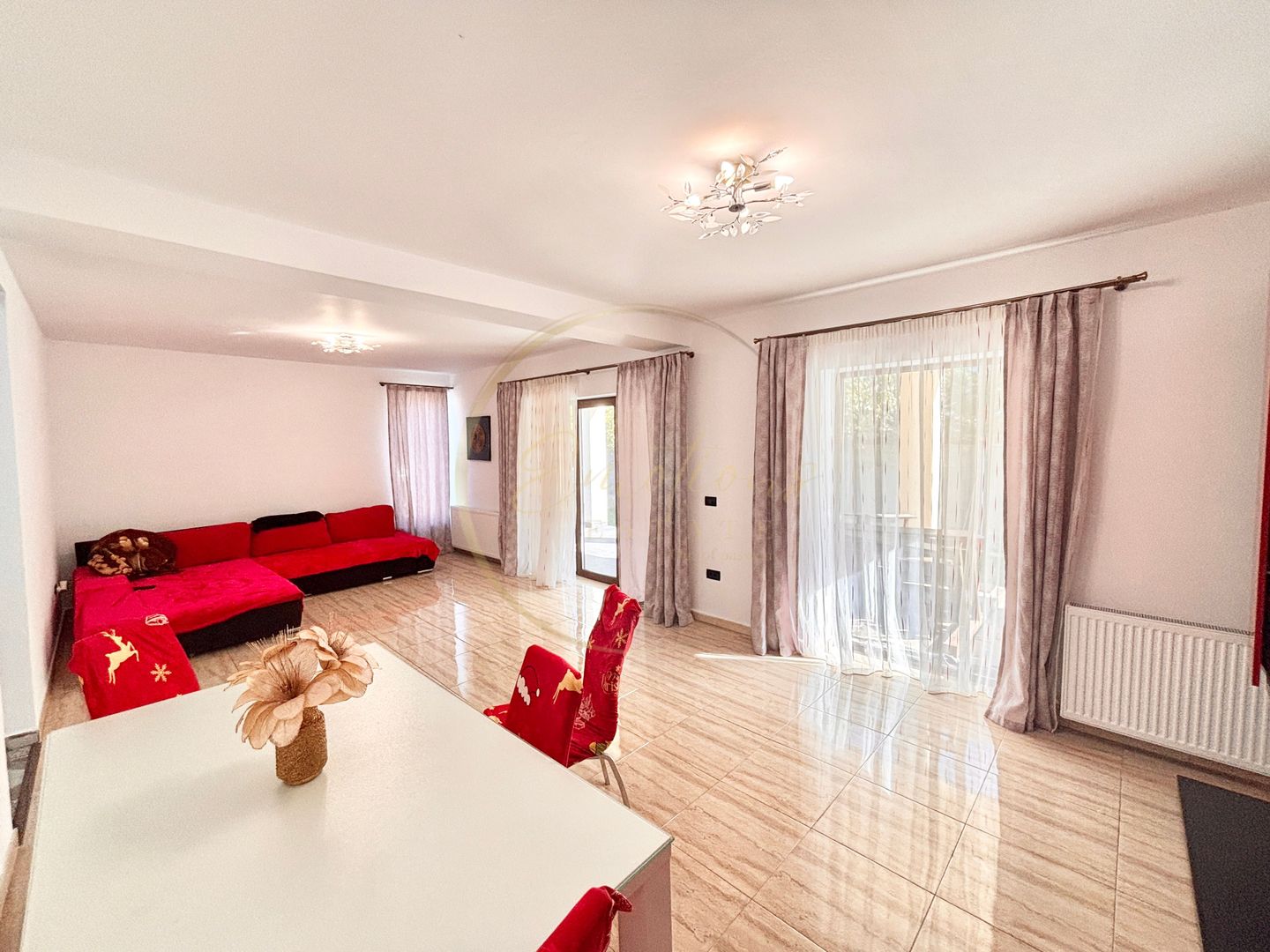 1/2 Duplex - Giroc - zona Planetelor - 4 camere | Poarta electrica - Poză 1
