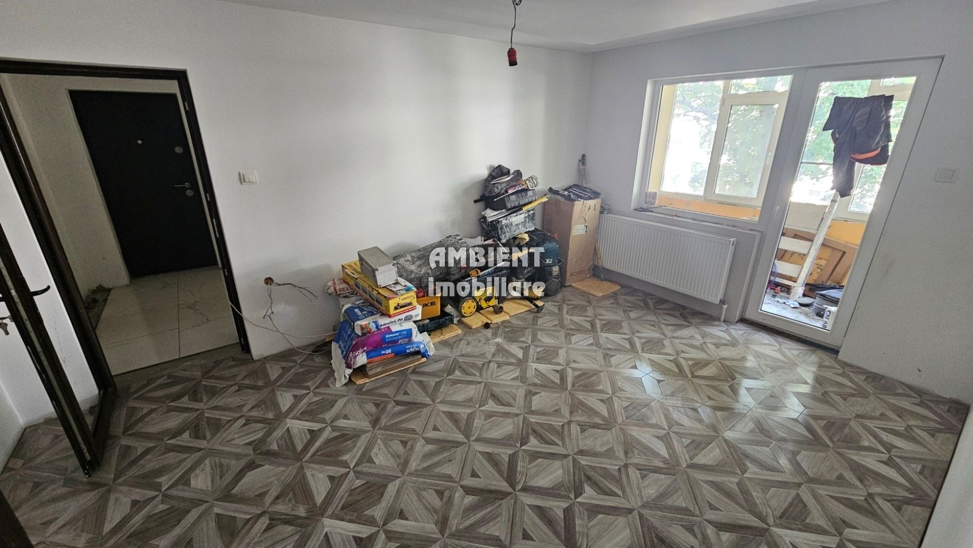 Apartament cu 4 camere, partial renovat, etaj 3, zona Donici. - Poză 6